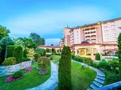 Royal Palace Helena Sands