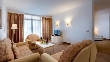 Royal Palace Helena Sands