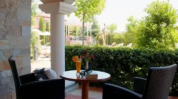 Royal Palace Helena Sands