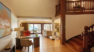 ROYAL PALM BEACHCOMBER LUXURY