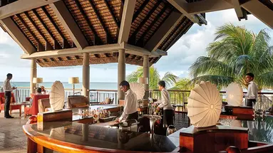 ROYAL PALM BEACHCOMBER LUXURY
