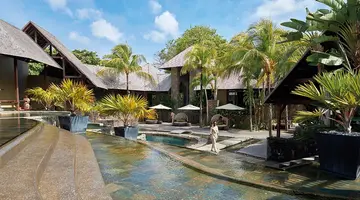 ROYAL PALM BEACHCOMBER LUXURY