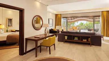 ROYAL PALM BEACHCOMBER LUXURY