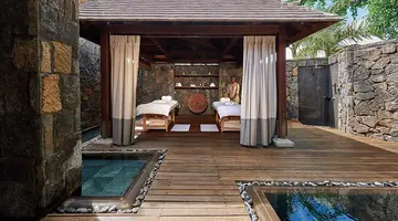 ROYAL PALM BEACHCOMBER LUXURY