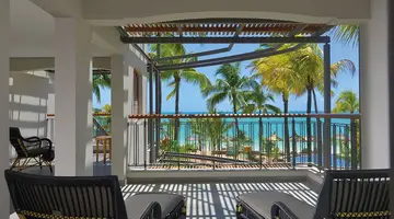 ROYAL PALM BEACHCOMBER LUXURY