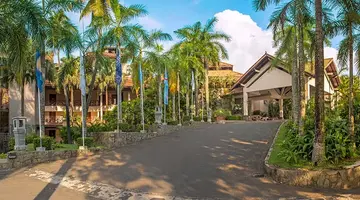 Royal Palms Beach