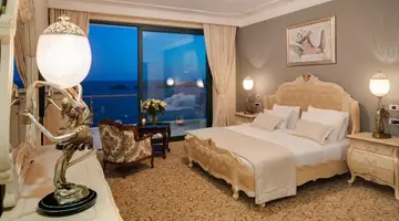 Royal Princess Hotel
