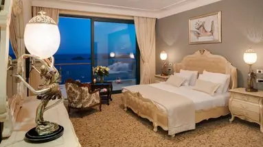 Royal Princess Hotel