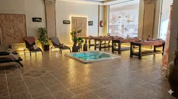 ROYAL REGENCY CLUB