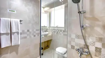 Royal Regency Suites Dubai Marina