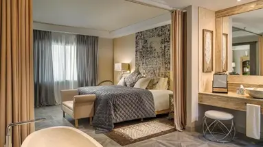 Royal River Luxury Hotel
