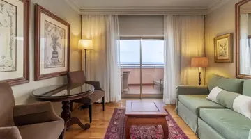 Royal Savoy Hotel