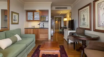 Royal Savoy Hotel