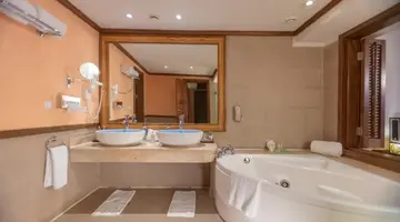 ROYAL SAVOY
