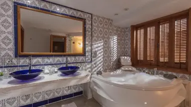 ROYAL SAVOY