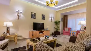 ROYAL SAVOY