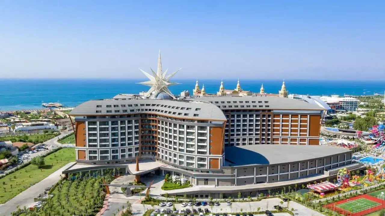 ROYAL SEGINUS HOTEL