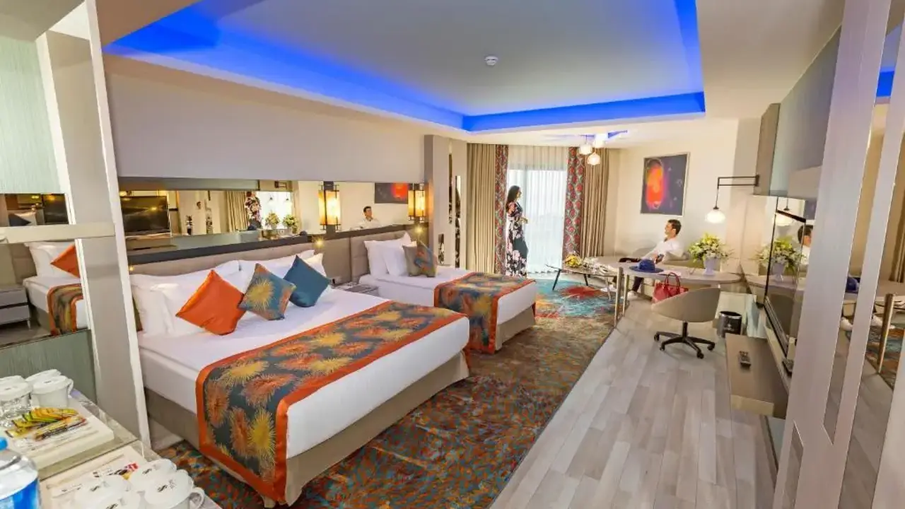 ROYAL SEGINUS HOTEL