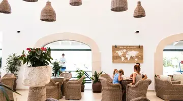 Royal Son Bou Family Club