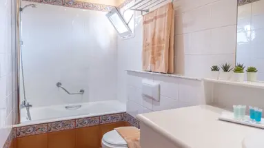 ROYAL SUITE