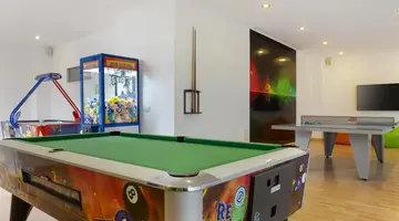 Royal Sunset Beach Club