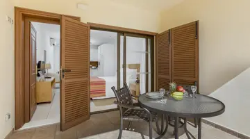 Royal Sunset Beach Club