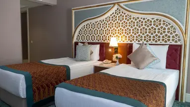 Royal Taj Mahal Hotel