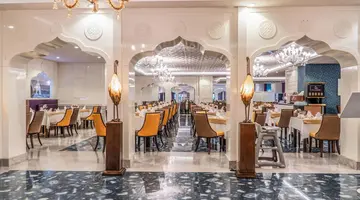 Royal Taj Mahal Hotel