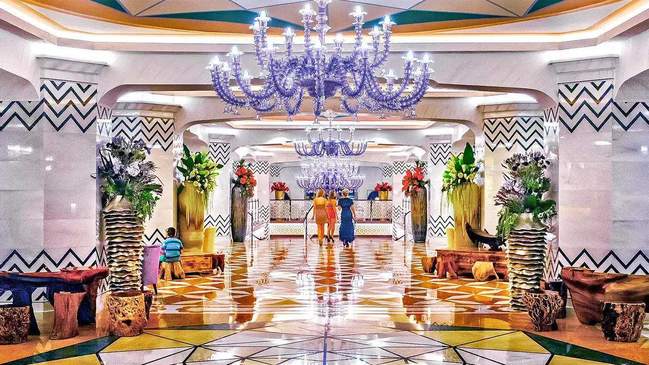 Royal Taj Mahal