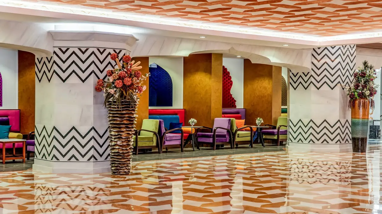Royal Taj Mahal