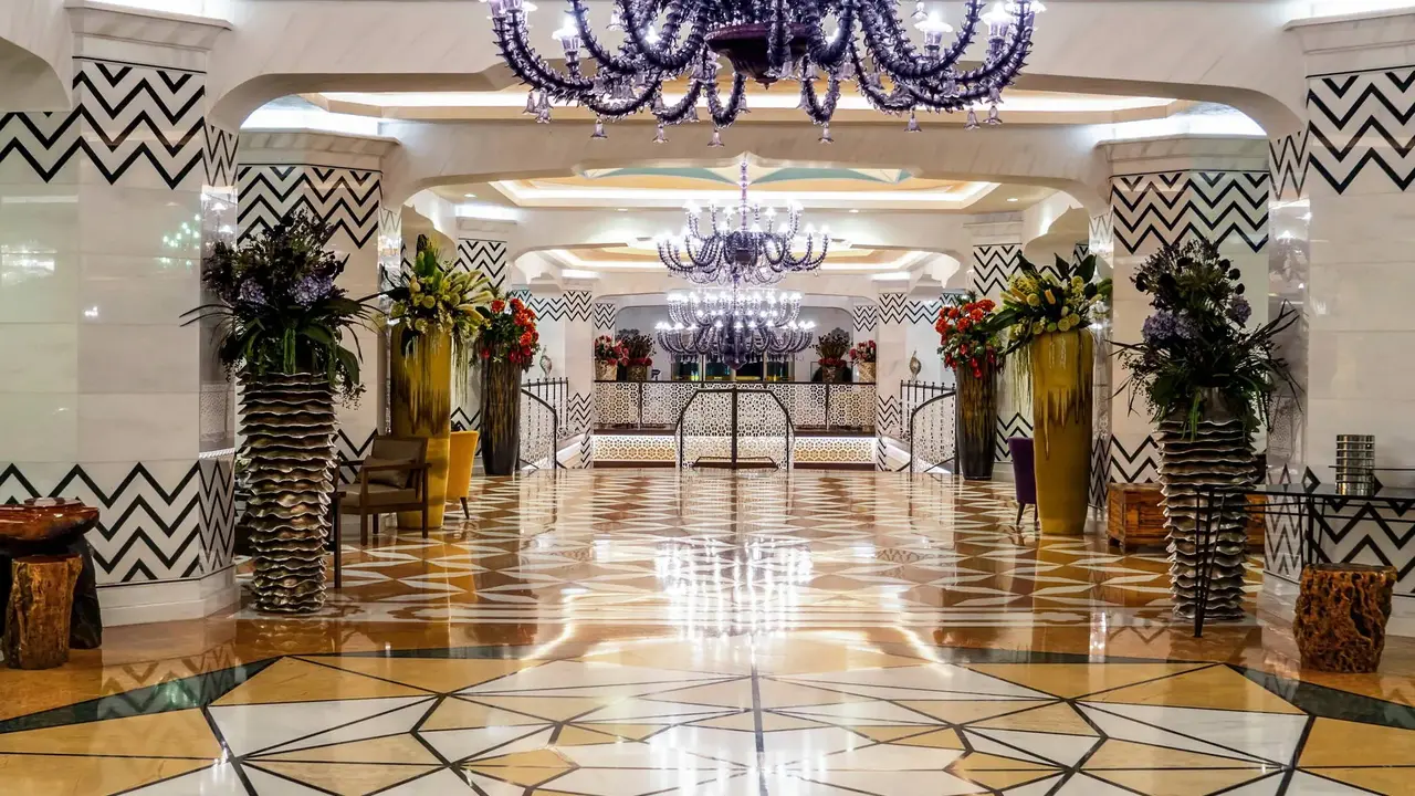 Royal Taj Mahal