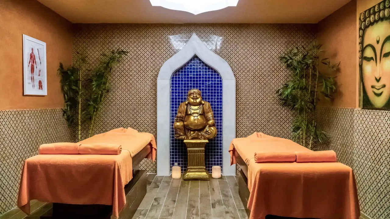 Royal Taj Mahal