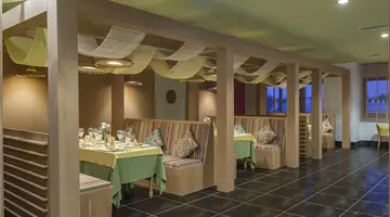 ROYAL TAJ MAHAL