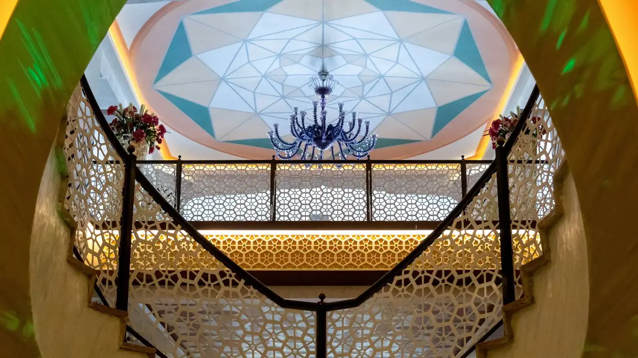 Royal Taj Mahal