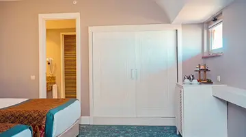 ROYAL TAJ MAHAL
