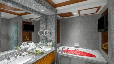 ROYAL WING SUITES & SPA (ex. ROYAL CLIFF WING SUITES & SPA)