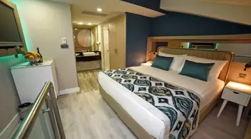 Royal Wings Hotel