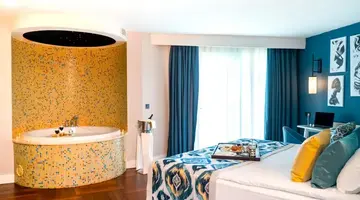 Royal Wings Hotel