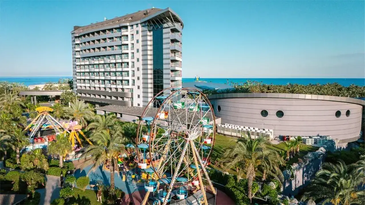 Royal Wings Hotel