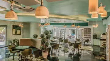 Royal Wings Hotel