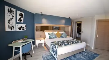 Royal Wings Hotel