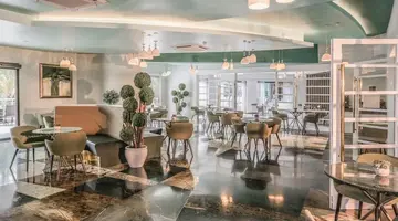 Royal Wings Hotel