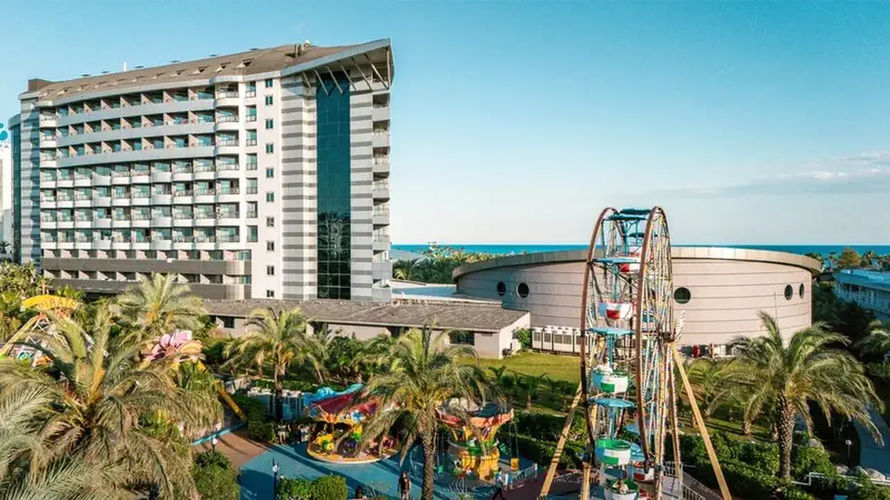 Royal Wings Hotel