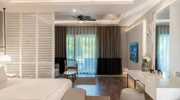 Royal Wings Hotel
