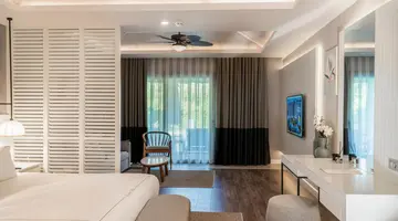 Royal Wings Hotel