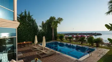Rubi Platinum Spa Resort And Suite