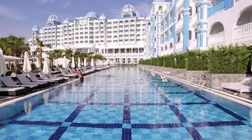 Rubi Platinum Spa Resort And Suite