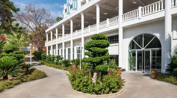 Rubi Platinum Spa Resort & Suites - All
