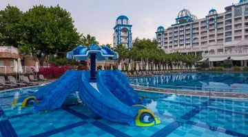 RUBI PLATINUM SPA RESORT & SUITES