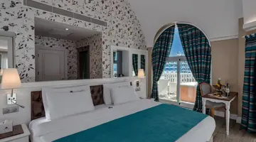 RUBI PLATINUM SPA RESORT & SUITES